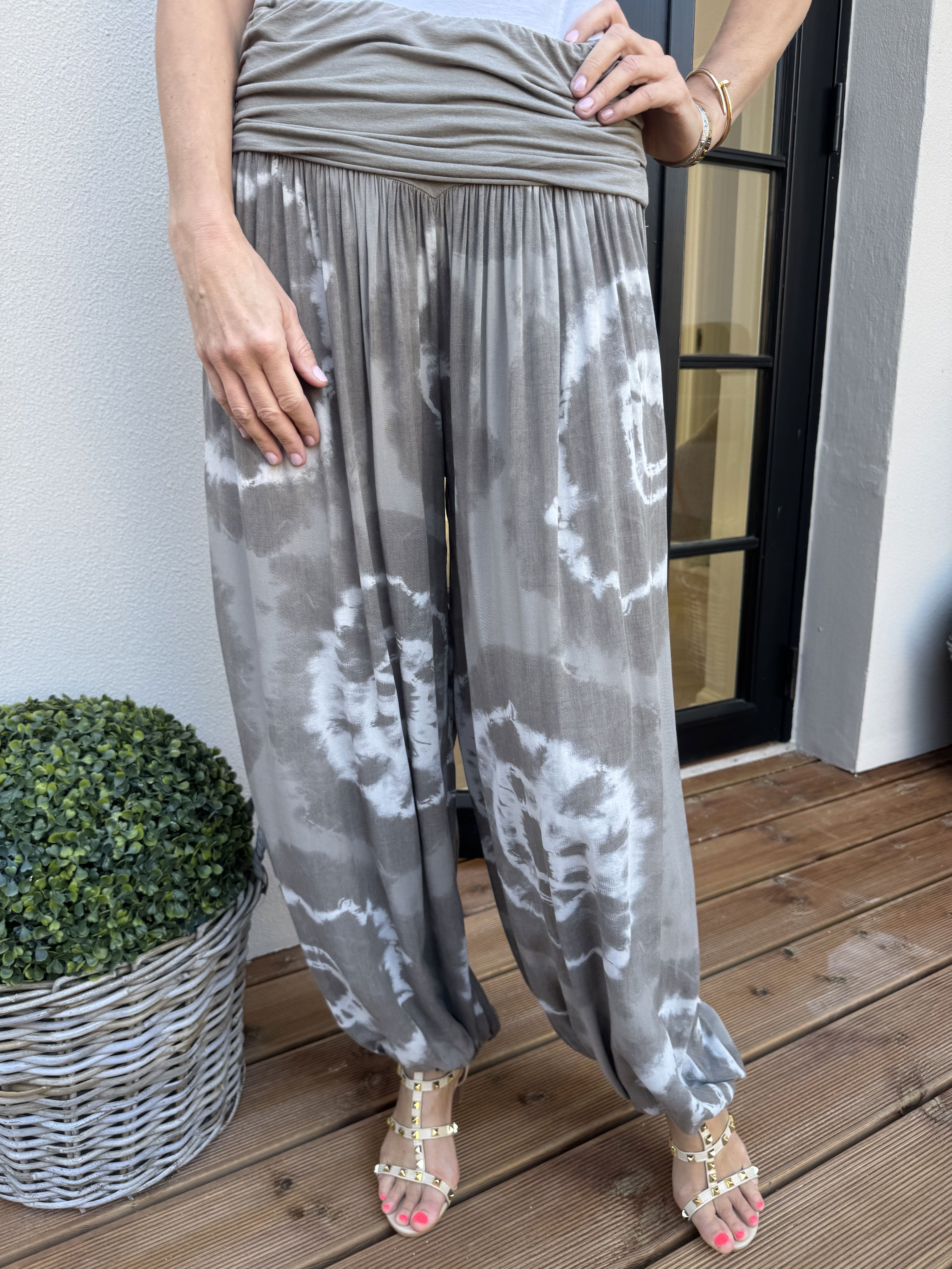 Drew Batik - Bohemiska byxor i ljus viskos